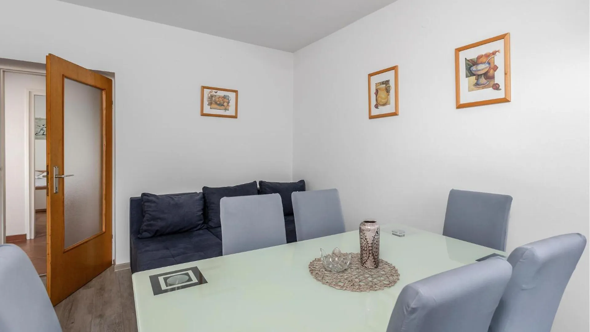 Gorgeous Apartment In Novi Vinodolski With Wifi