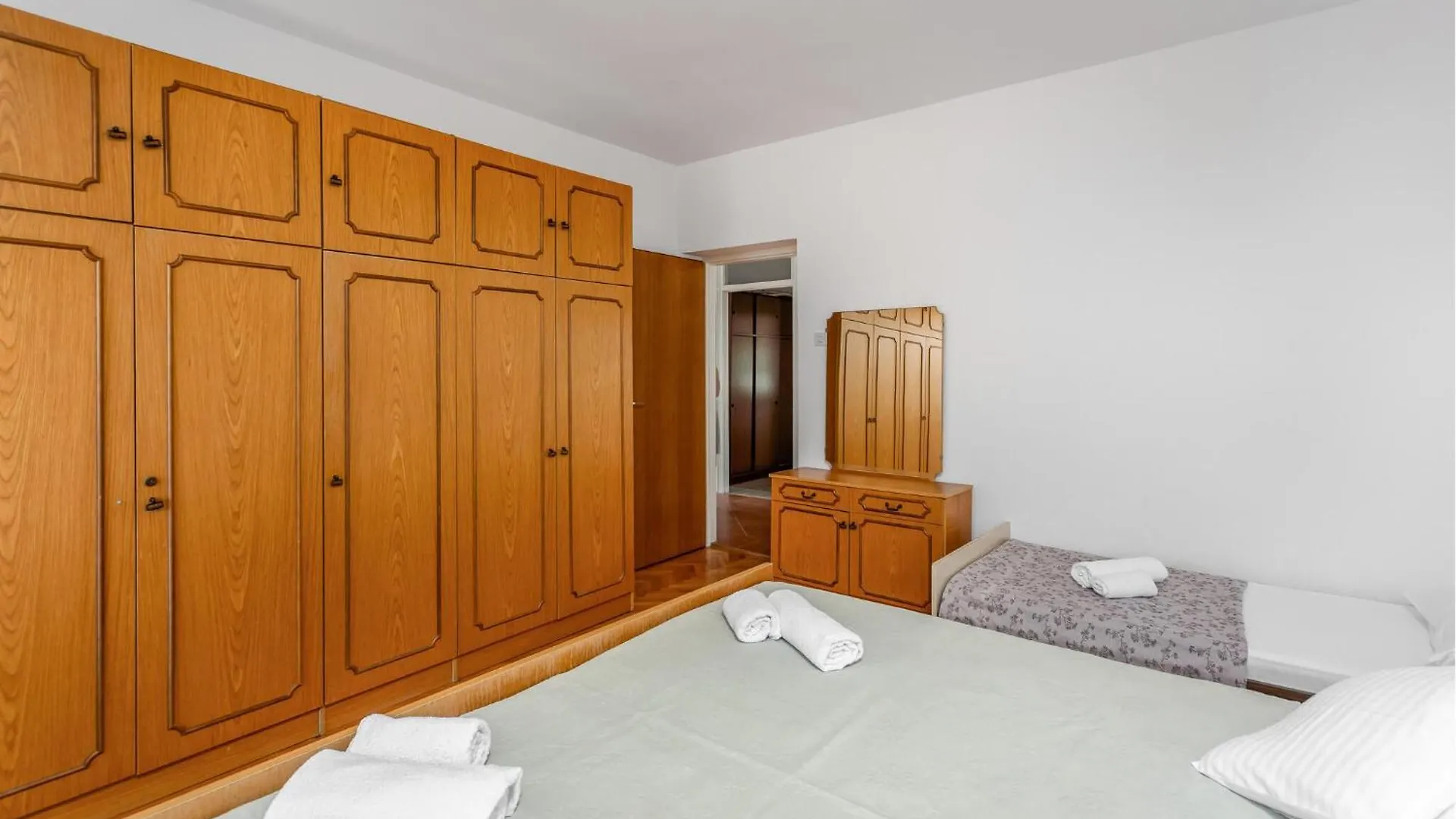 Gorgeous Apartment In Novi Vinodolski With Wifi